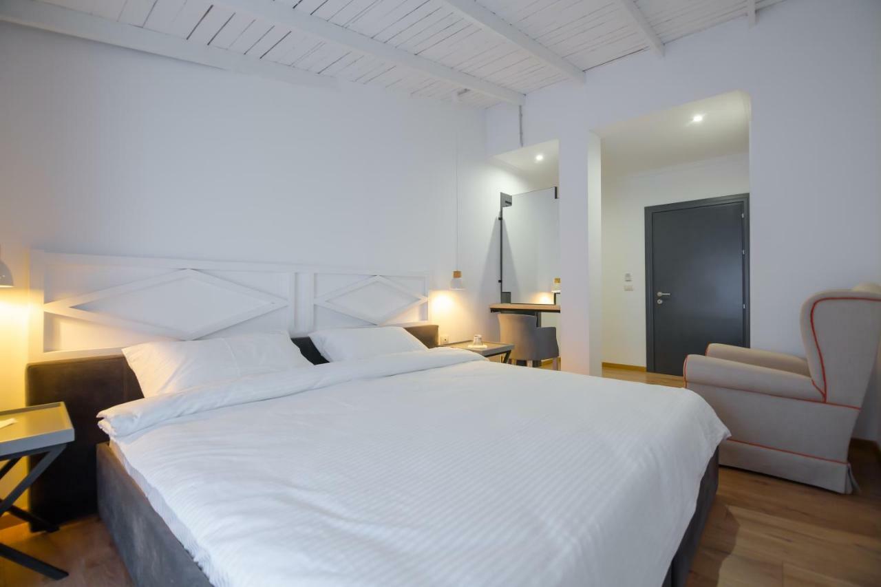 Barba Boutique Hotel คอร์เชอ ภายนอก รูปภาพ
